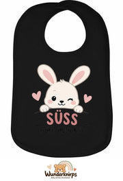 Baby-Lätzchen Olli-01 in Schwarz mit Motiv Süß, aber hungrig – Hase