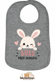 Baby-Lätzchen Olli-01 in Grau meliert mit Motiv Süß, aber hungrig – Hase