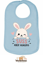 Baby-Lätzchen Olli-01 in Pastellblau mit Motiv Süß, aber hungrig – Hase