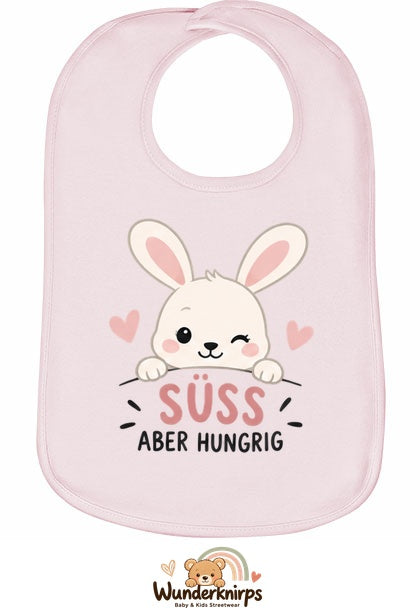 Baby-Lätzchen Olli-01 in Pastellrosa mit Motiv Süß, aber hungrig – Hase