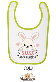 Baby-Lätzchen SOL’S Babib in Weiß / Apfelgrün mit Motiv Süß, aber hungrig – Hase