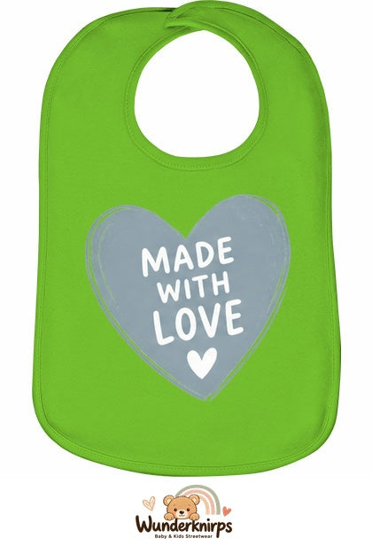 Baby-Lätzchen Olli-01 in Apfelgrün mit Motiv Made with Love – Herz