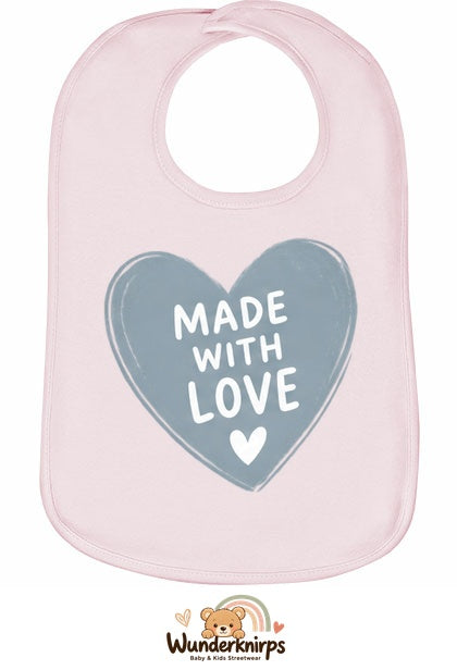 Baby-Lätzchen Olli-01 in Pastellrosa mit Motiv Made with Love – Herz