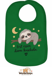 Baby-Lätzchen Olli-01 in Grün mit Motiv Erst essen, dann kuscheln – Faultier