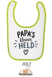 Baby-Lätzchen SOL’S Babib in Weiß / Apfelgrün mit Motiv Papas kleiner Held