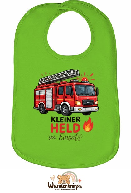 Baby-Lätzchen Olli-01 in Apfelgrün mit Motiv Kleiner Held – Feuerwehr