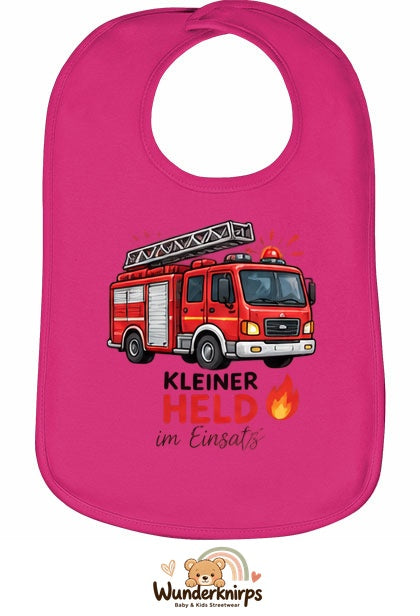 Baby-Lätzchen Olli-01 in Pink mit Motiv Kleiner Held – Feuerwehr