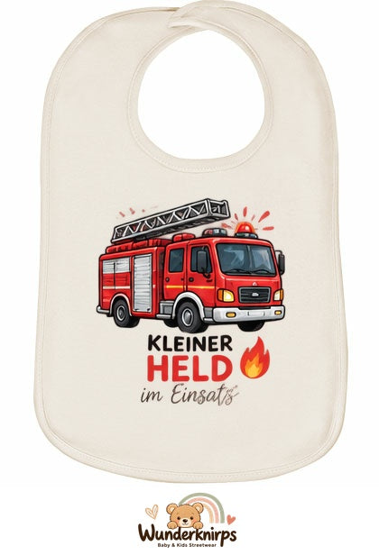 Baby-Lätzchen Olli-01 in Natur mit Motiv Kleiner Held – Feuerwehr