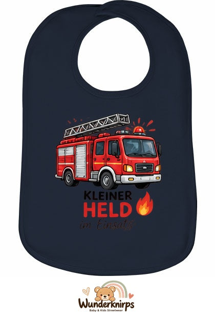 Baby-Lätzchen Olli-01 in Marineblau mit Motiv Kleiner Held – Feuerwehr