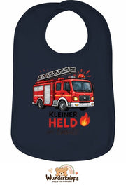 Baby-Lätzchen Olli-01 in Marineblau mit Motiv Kleiner Held – Feuerwehr