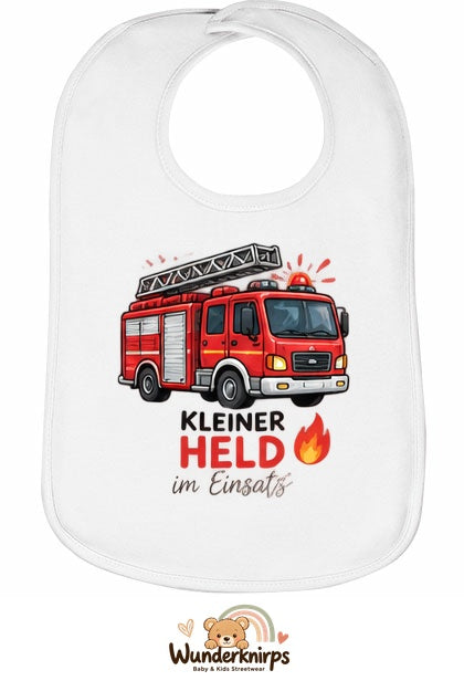 Baby-Lätzchen Olli-01 in Weiß mit Motiv Kleiner Held – Feuerwehr