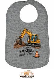 Baby-Lätzchen Olli-01 in Grau meliert mit Motiv Kleine Baustelle – Bagger