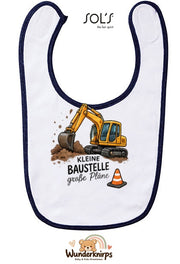 Baby-Lätzchen SOL’S Babib in Weiß / Marineblau mit Motiv Kleine Baustelle – Bagger