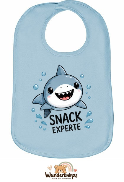 Baby-Lätzchen Olli-01 in Pastellblau mit Motiv Snack-Experte – Hai