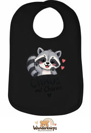 Baby-Lätzchen Olli-01 in Schwarz mit Motiv Chaos mit Charme – Waschbär