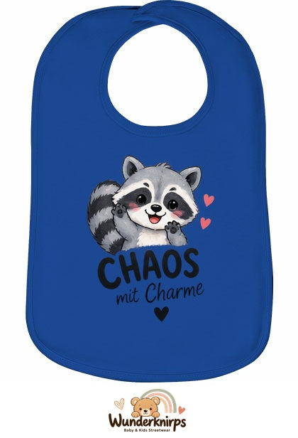 Baby-Lätzchen Olli-01 in Royalblau mit Motiv Chaos mit Charme – Waschbär