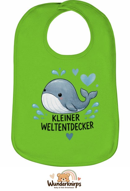 Baby-Lätzchen Olli-01 in Apfelgrün mit Motiv Kleiner Weltentdecker – Wal