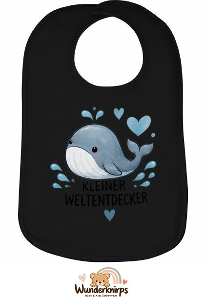 Baby-Lätzchen Olli-01 in Schwarz mit Motiv Kleiner Weltentdecker – Wal
