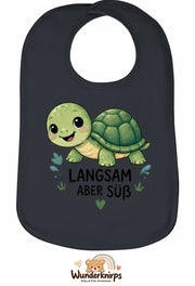 Baby-Lätzchen Olli-01 in Anthrazit mit Motiv Langsam, aber süß – Schildkröte