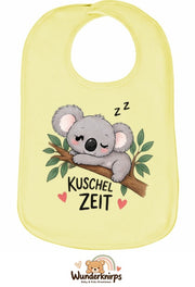 Baby-Lätzchen Olli-01 in Pastellgelb mit Motiv Kuschelzeit – Koala