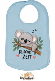 Baby-Lätzchen Olli-01 in Pastellblau mit Motiv Kuschelzeit – Koala