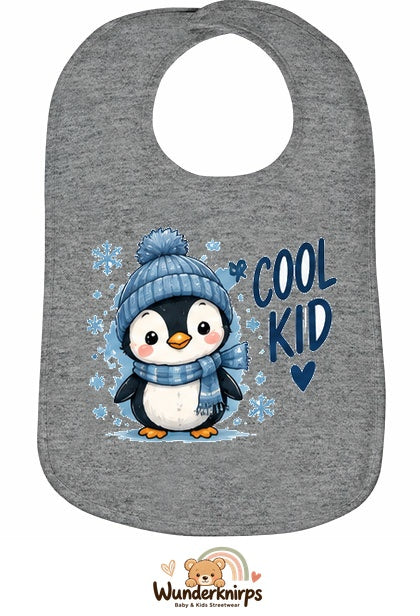 Baby-Lätzchen Olli-01 in Grau meliert mit Motiv Cool Kid – Pinguin
