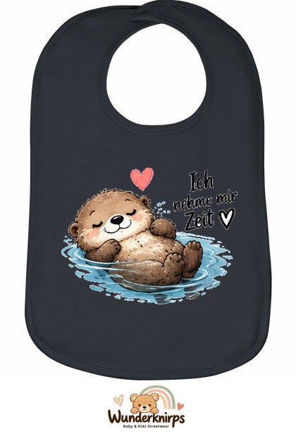 Baby-Lätzchen Olli-01 in Anthrazit mit Motiv Ich nehme mir Zeit – Otter