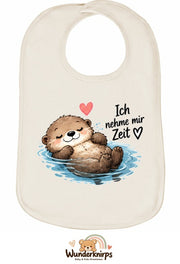 Baby-Lätzchen Olli-01 in Natur mit Motiv Ich nehme mir Zeit – Otter