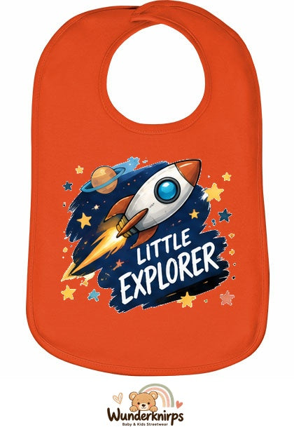 Baby-Lätzchen Olli-01 in Orange mit Motiv Little Explorer – Rakete