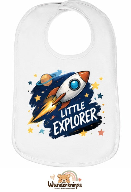 Baby-Lätzchen Olli-01 in Weiß mit Motiv Little Explorer – Rakete