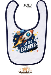 Baby-Lätzchen SOL’S Babib in Weiß / Marineblau mit Motiv Little Explorer – Rakete