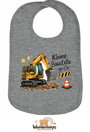 Baby-Lätzchen Olli-01 in Grau meliert mit Motiv Kleine Baustelle, große Pläne