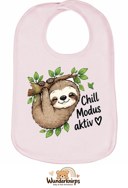 Baby-Lätzchen Olli-01 in Pastellrosa mit Motiv Chill-Modus aktiv – Faultier