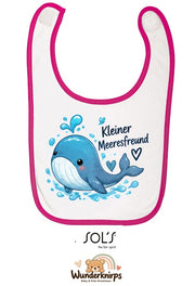Baby-Lätzchen SOL’S Babib in Weiß / Fuchsia mit Motiv Kleiner Meeresfreund – Wal
