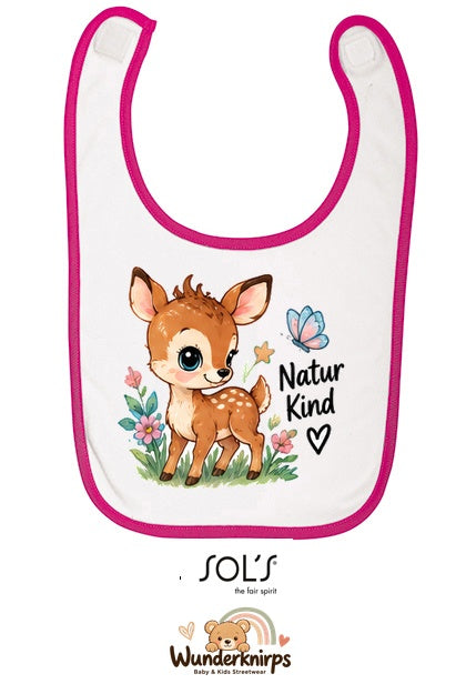 Baby-Lätzchen SOL’S Babib in Weiß / Fuchsia mit Motiv Naturkind – Reh