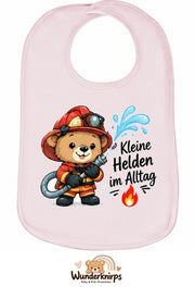 Baby-Lätzchen Olli-01 in Pastellrosa mit Motiv Kleine Helden im Alltag