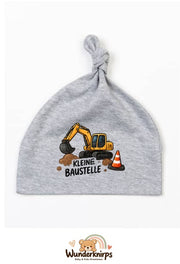 Knotenmütze Babybugz BZ15 in Grau meliert mit Motiv Bagger Kleine Baustelle