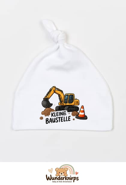 Knotenmütze Babybugz BZ15 in Weiß mit Motiv Bagger Kleine Baustelle