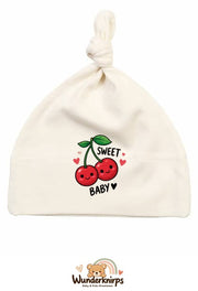 Knotenmütze Babybugz BZ15 in Natur mit Motiv Kirschen Sweet Baby