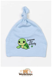 Knotenmütze Babybugz BZ15 in Staubblau mit Motiv Schildkröte Langsam, aber großartig