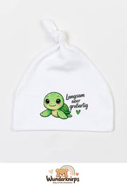 Knotenmütze Babybugz BZ15 in Weiß mit Motiv Schildkröte Langsam, aber großartig