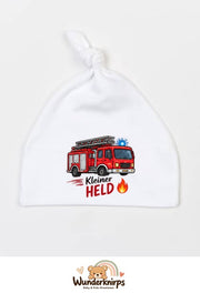 Knotenmütze Babybugz BZ15 in Weiß mit Motiv Feuerwehr Kleiner Held