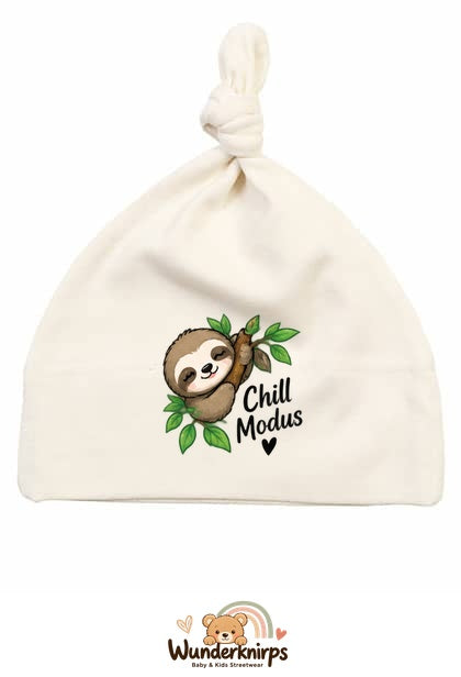 Knotenmütze Babybugz BZ15 in Natur mit Motiv Faultier Chill-Modus