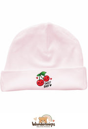 Umschlagmütze Rox-01 in Pastellrosa mit Motiv Kirschen Sweet Baby