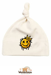 Knotenmütze Babybugz BZ15 in Natur mit Motiv Smiley mit Krone