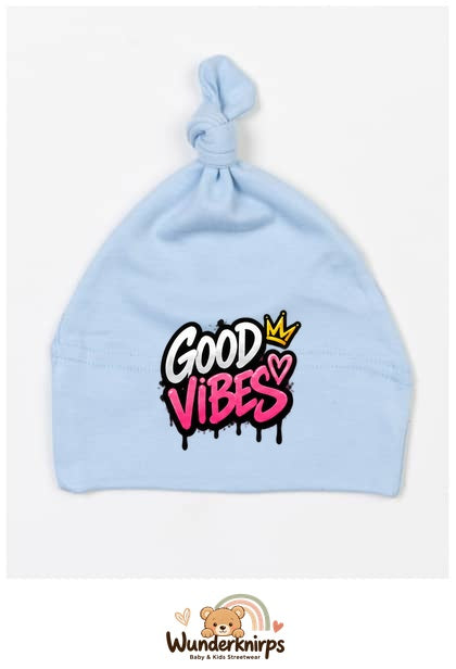 Knotenmütze Babybugz BZ15 in Staubblau mit Motiv Good Vibes