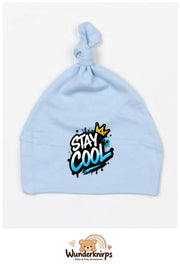 Knotenmütze Babybugz BZ15 in Staubblau mit Motiv Stay Cool