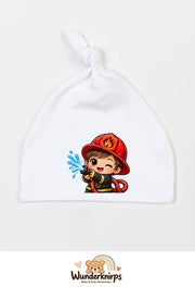 Knotenmütze Babybugz BZ15 in Weiß mit Motiv Kleiner Feuerwehrmann