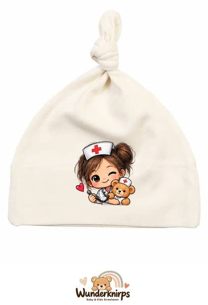 Knotenmütze Babybugz BZ15 in Natur mit Motiv Pflegeheldin mit Teddy