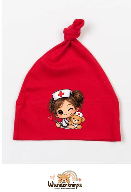 Knotenmütze Babybugz BZ15 in Rot mit Motiv Pflegeheldin mit Teddy
